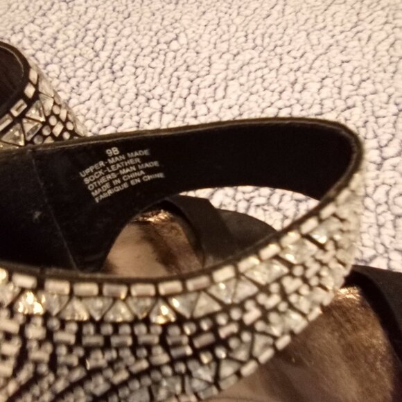 Jeanne Beker heels - Picture 3 of 4